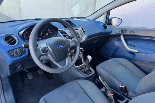 Ford Fiesta (2009) thumbnail 3