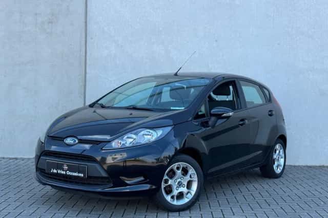 Ford Fiesta (2012) thumbnail 1