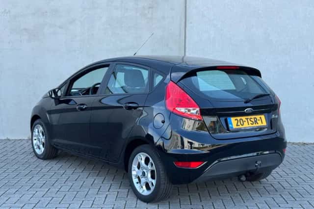Ford Fiesta (2012) thumbnail 5