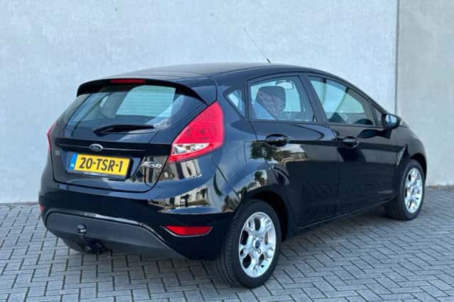 Ford Fiesta (2012) thumbnail 6