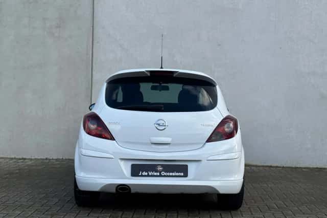 Opel Corsa (2011) thumbnail 6