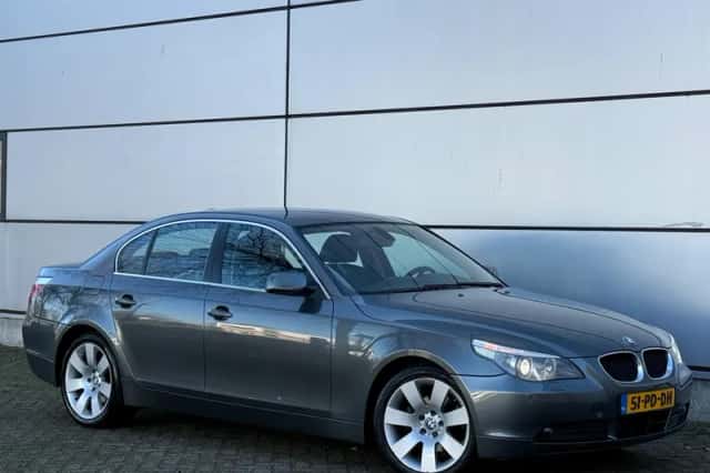 BMW 5-Serie (2004) thumbnail 1