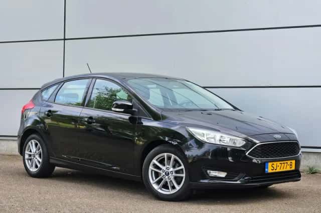 Ford Focus (2018) thumbnail 1