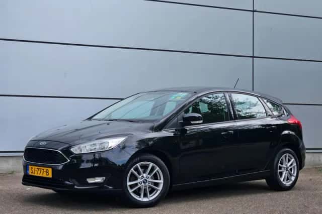 Ford Focus (2018) thumbnail 3