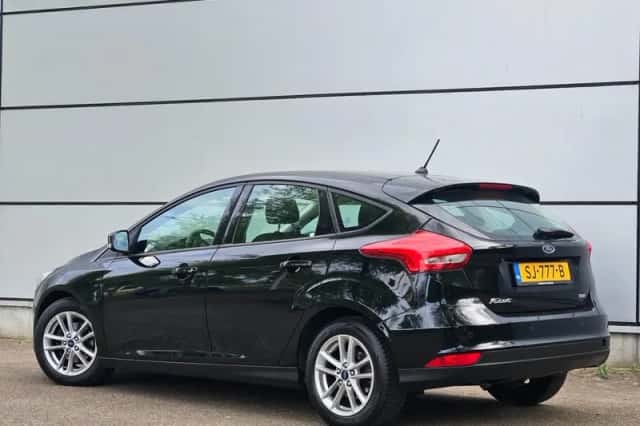 Ford Focus (2018) thumbnail 4