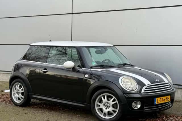 MINI Cooper (2009) thumbnail 1