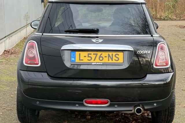 MINI Cooper (2009) thumbnail 5