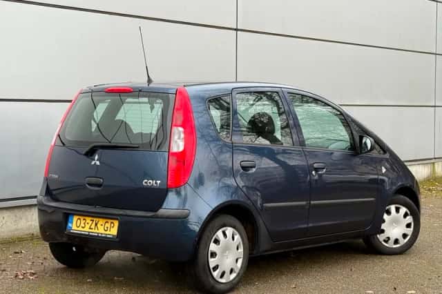 Mitsubishi Colt (2008) thumbnail 6