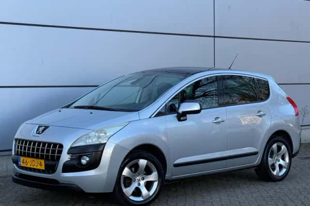 Peugeot 3008 (2009) thumbnail 3