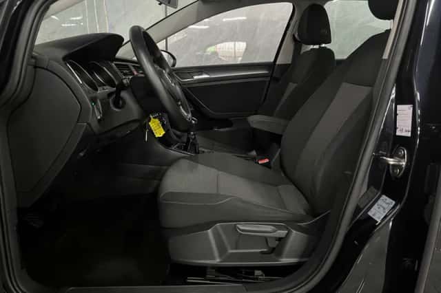 Volkswagen Golf (2013) thumbnail 3
