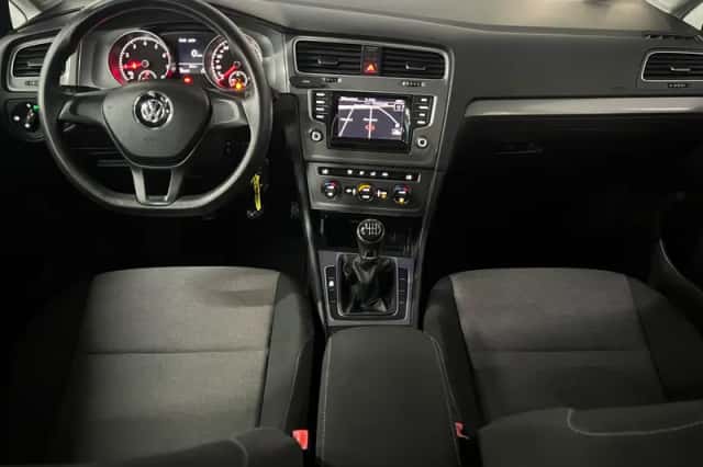 Volkswagen Golf (2013) thumbnail 4