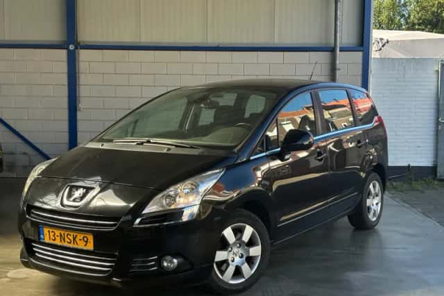 Peugeot 5008 (2010) thumbnail 1