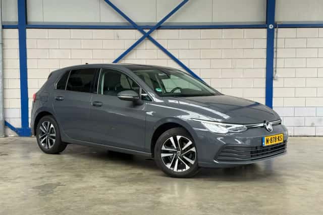 Volkswagen Golf (2020) thumbnail 2