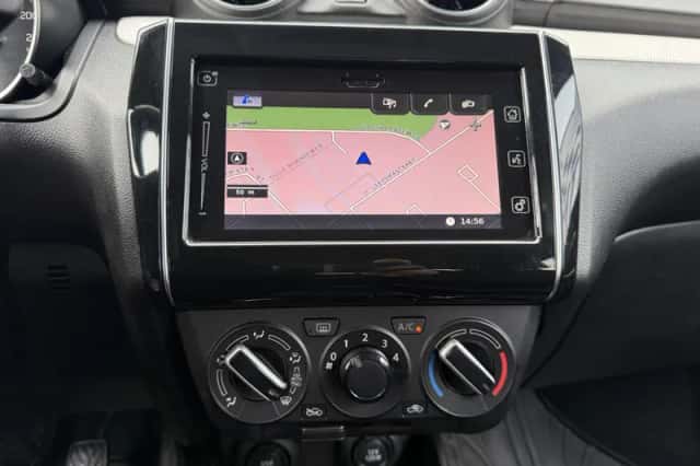 Suzuki Swift (2018) thumbnail 3