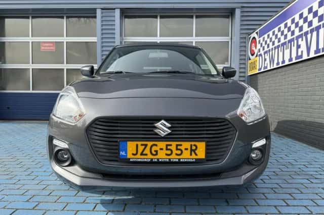 Suzuki Swift (2018) thumbnail 6