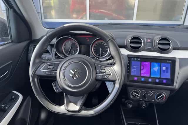 Suzuki Swift (2024) thumbnail 3