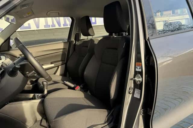 Suzuki Swift (2024) thumbnail 5