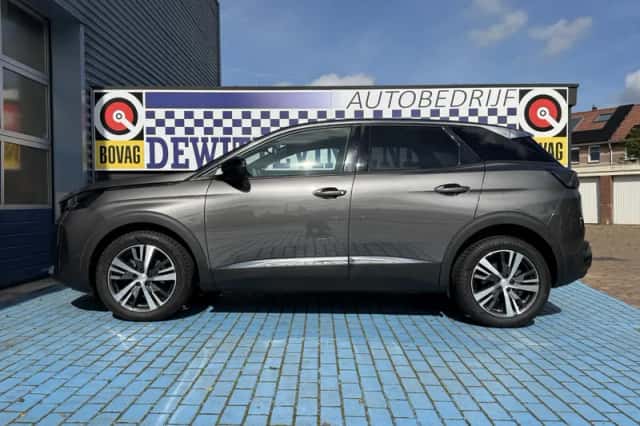 Peugeot 3008 (2024) thumbnail 6