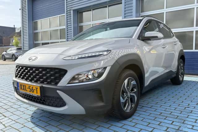 Hyundai Kona (2022) thumbnail 3