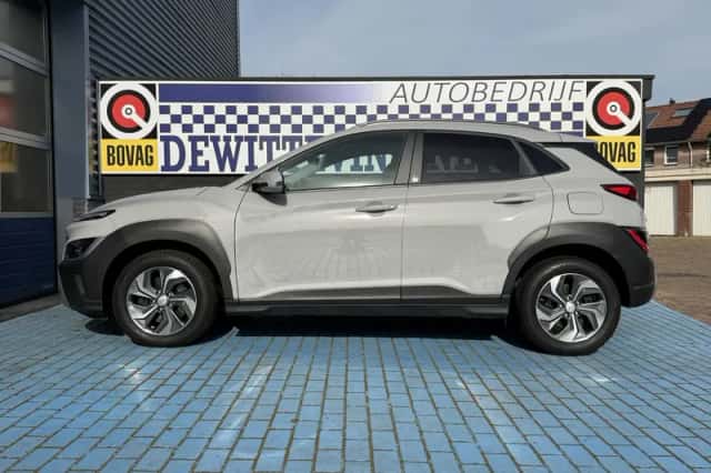 Hyundai Kona (2022) thumbnail 5