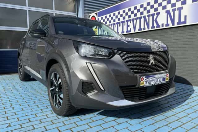 Peugeot 2008 (2022) thumbnail 2