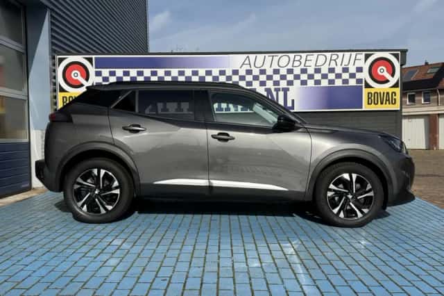 Peugeot 2008 (2022) thumbnail 5