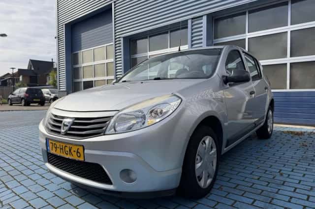 Dacia Sandero (2008) thumbnail 6