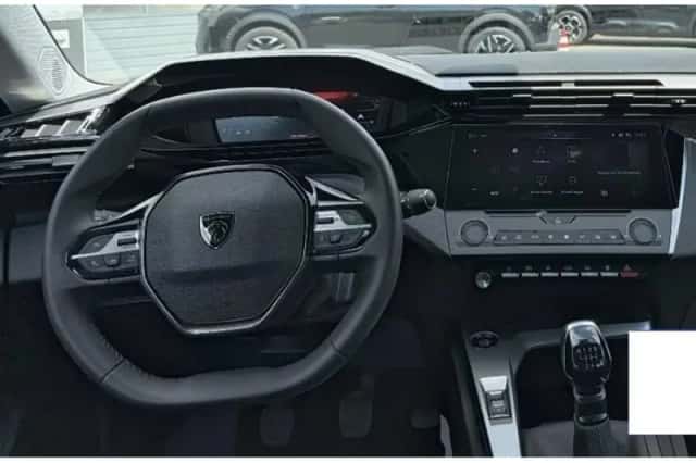 Peugeot 308 (2024) thumbnail 6