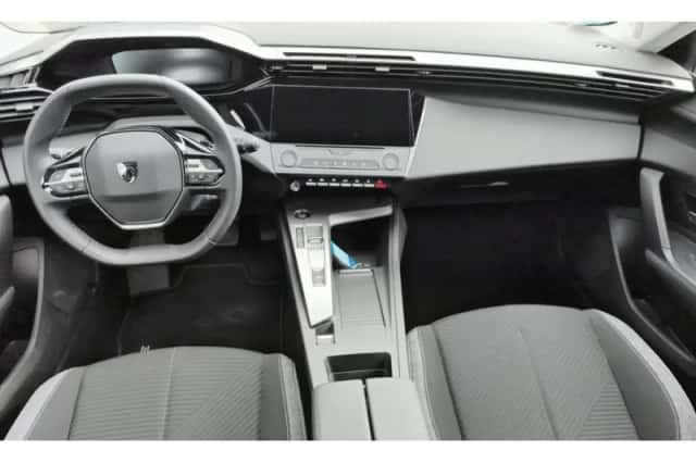 Peugeot 308 (2024) thumbnail 4