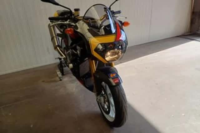 APRILIA TUONO (2005) thumbnail 3