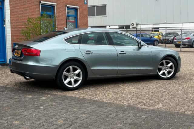 Audi A5 (2010) thumbnail 4