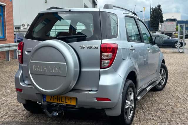 Daihatsu Terios (2009) thumbnail 5