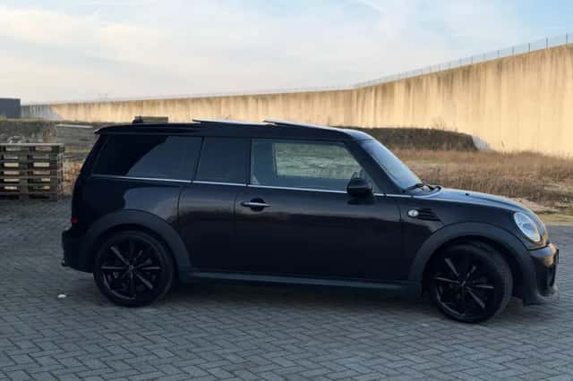 MINI Clubman (2013) thumbnail 4