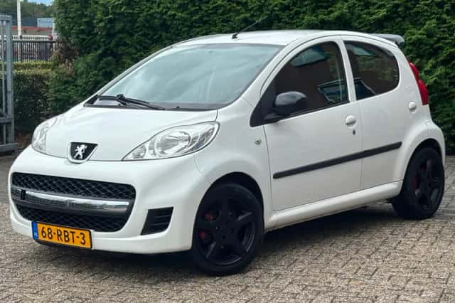 Peugeot 107 (2011) thumbnail 1