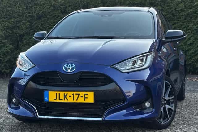 Toyota Yaris (2021) thumbnail 2
