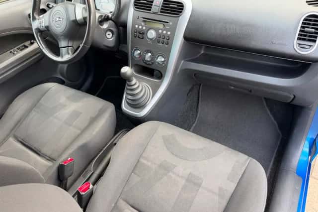 Opel Agila (2011) thumbnail 3