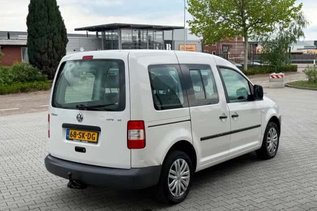 Volkswagen Caddy (2006) thumbnail 3