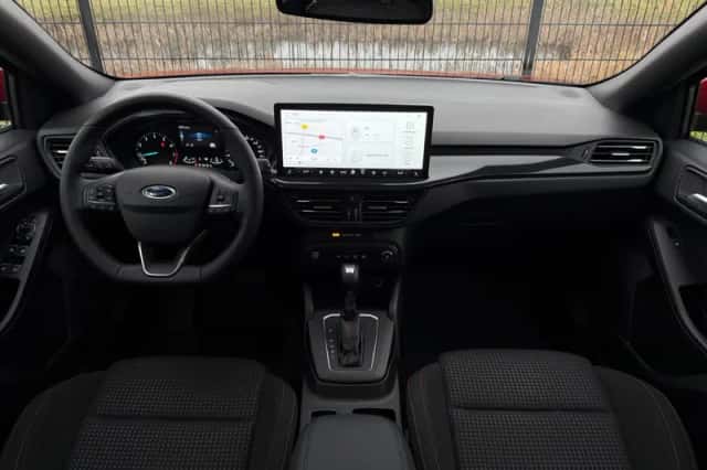 Ford Focus (2024) thumbnail 3