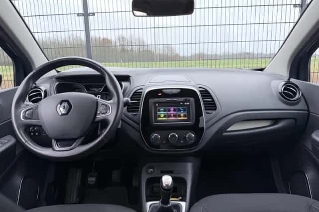 Renault Captur (2019) thumbnail 3