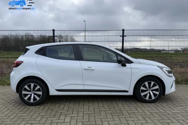 Renault Clio (2023) thumbnail 4