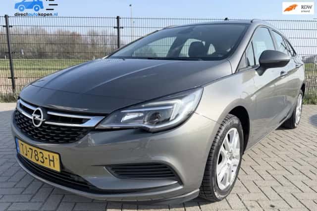 Opel Astra Sports Tourer (2018) thumbnail 1