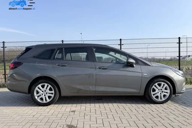 Opel Astra Sports Tourer (2018) thumbnail 4