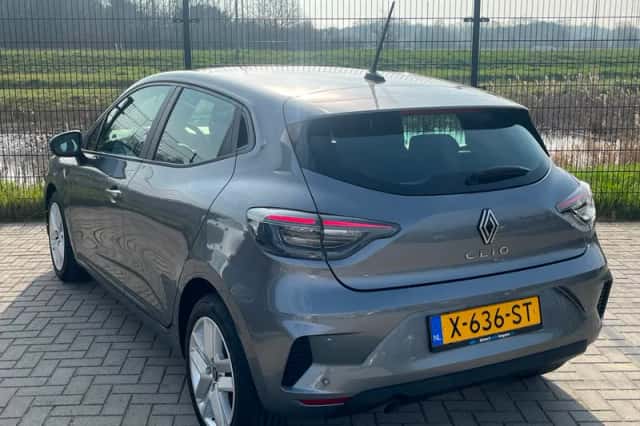 Renault Clio (2024) thumbnail 5
