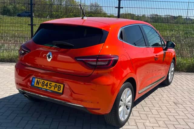 Renault Clio (2021) thumbnail 2