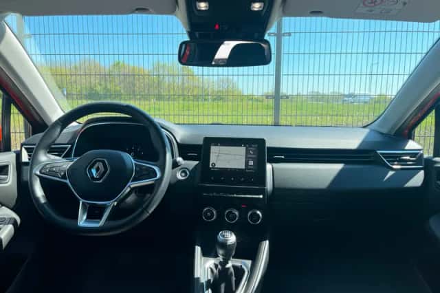 Renault Clio (2021) thumbnail 3
