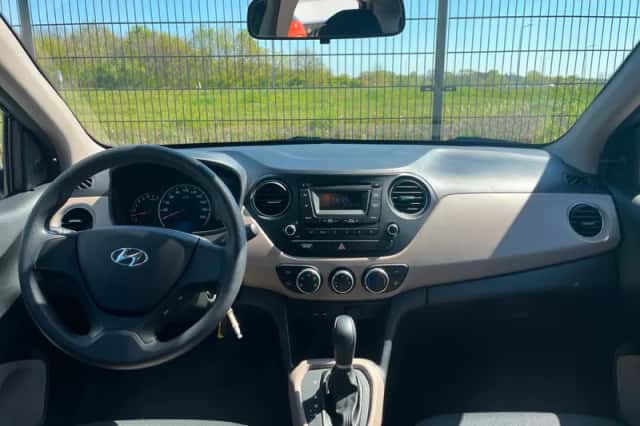 Hyundai i10 (2016) thumbnail 3