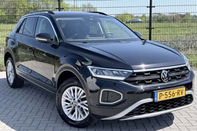 Volkswagen T-Roc (2022) thumbnail 4