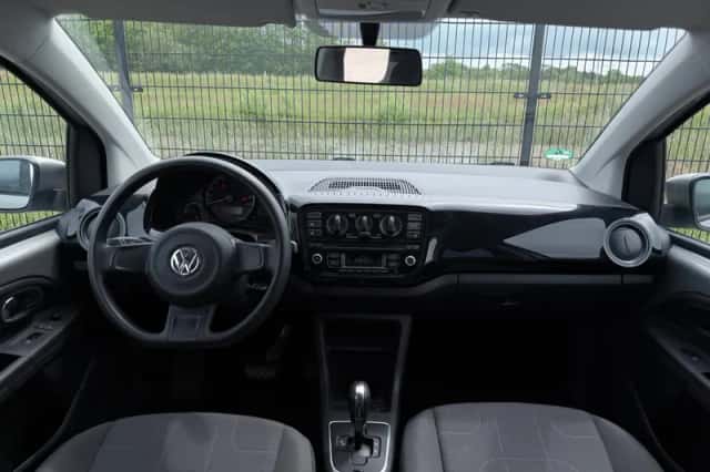 Volkswagen Up! (2013) thumbnail 3