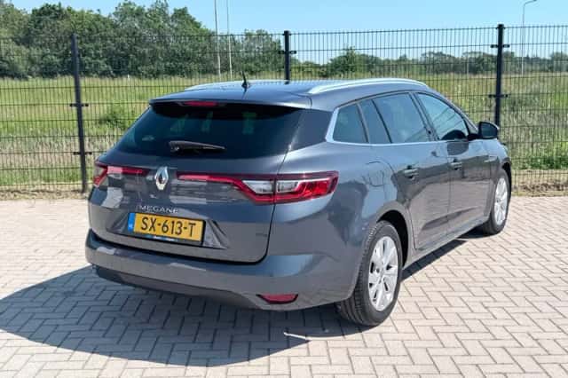 Renault Mégane (2018) thumbnail 2