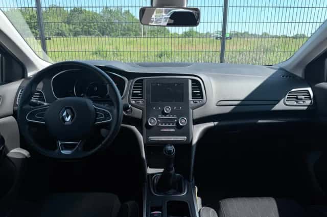 Renault Mégane (2018) thumbnail 3